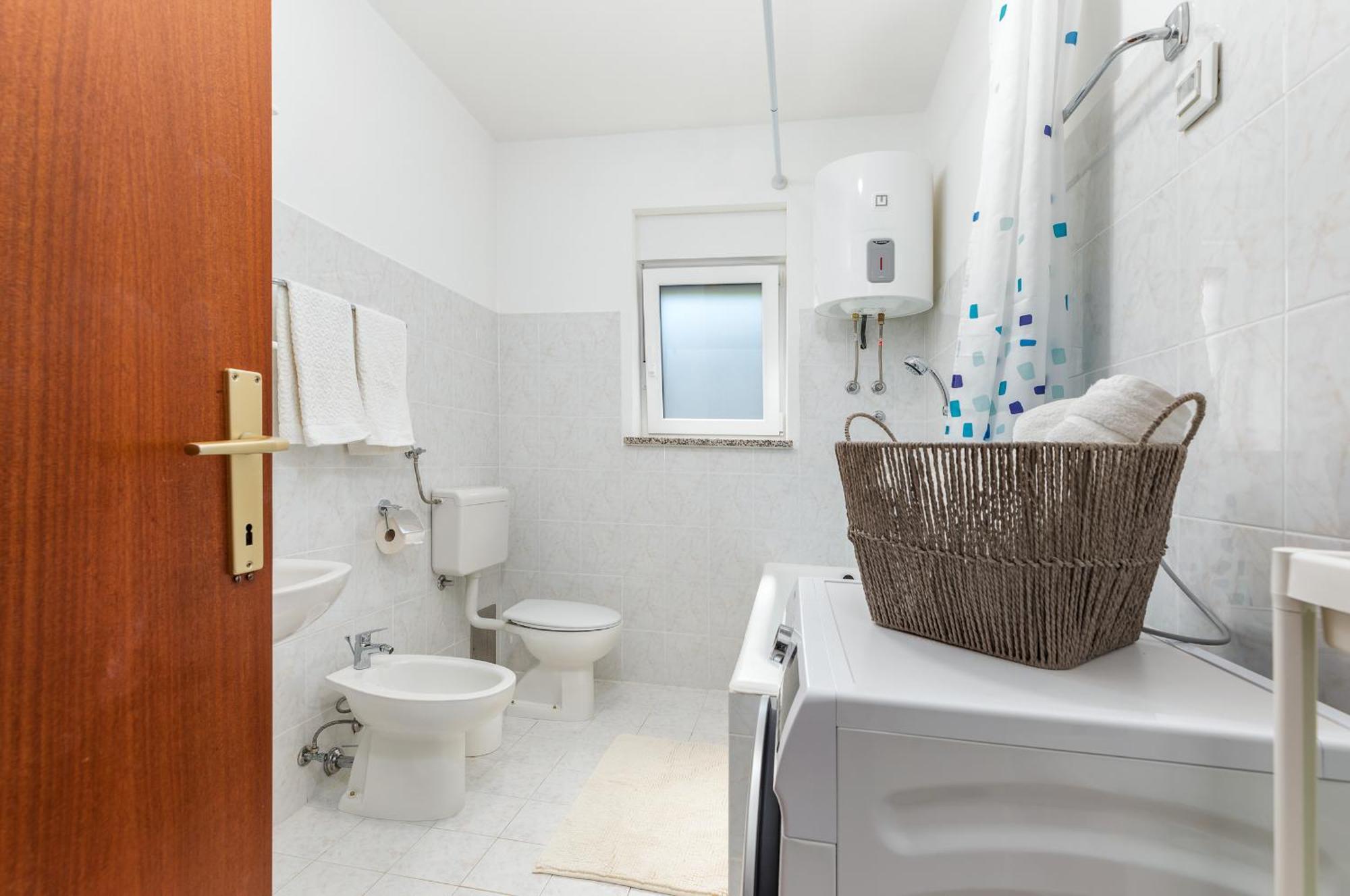 Apartment Tesic Close To The Sea With Shared 4Xbicycles Fažana Esterno foto
