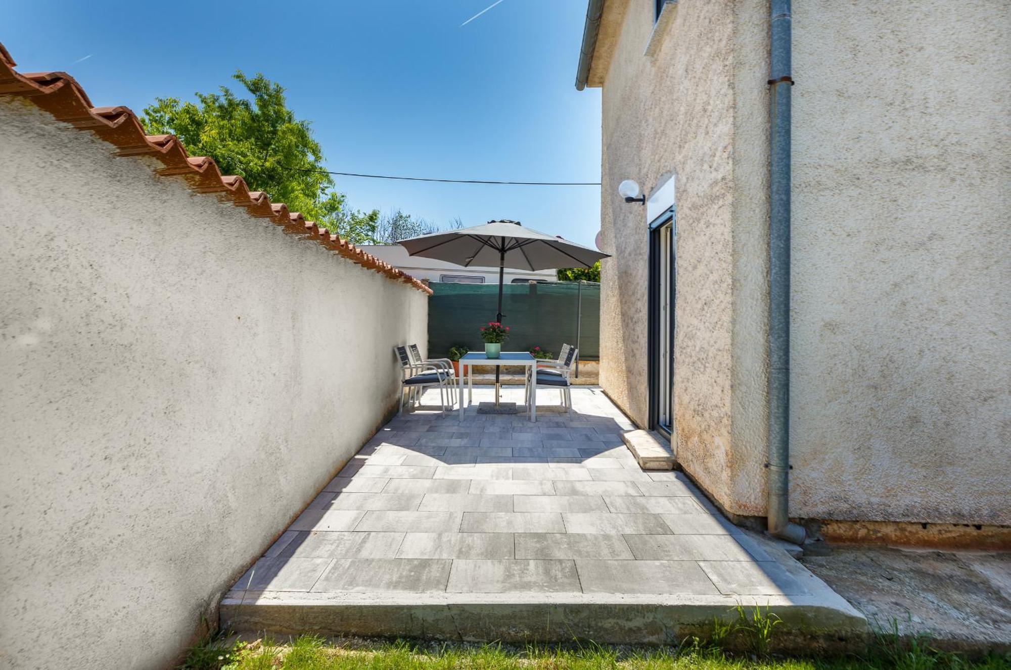 Apartment Tesic Close To The Sea With Shared 4Xbicycles Fažana Esterno foto